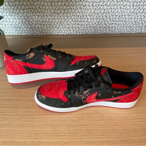 Jordan 1 low og Chinese new year
